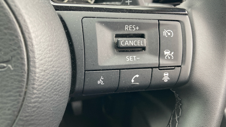 Nissan Qashqai 1.3 DiG-T MH 158 Acenta Premium 5dr Xtronic Petrol Hatchback